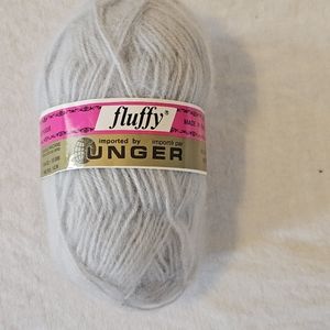 Unger Fluffy Worsted Acrylic Yarn Skein Light Gray #484 Made in France 1.75 oz